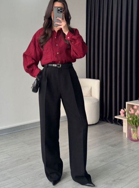 بنطلون باللون الاسود مع قشاط